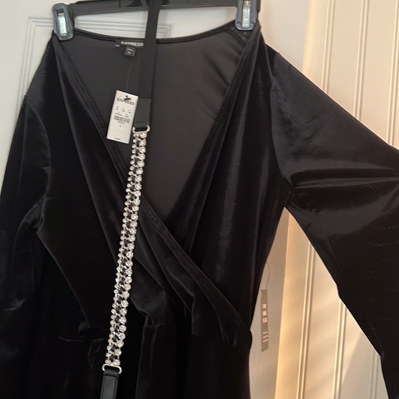 Express velvet long sleeve dress - Picture 3 of 5